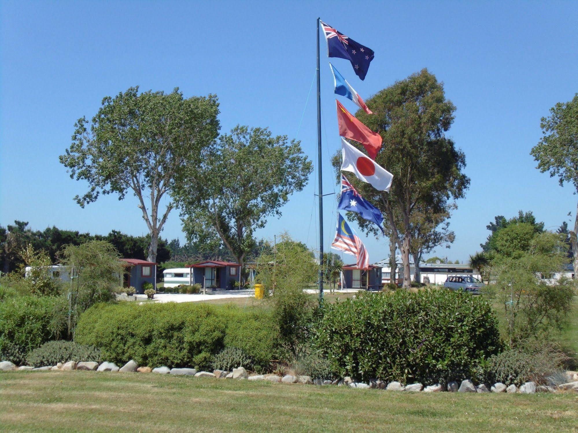 Glenavys Waitaki River Motor Camp Buitenkant foto